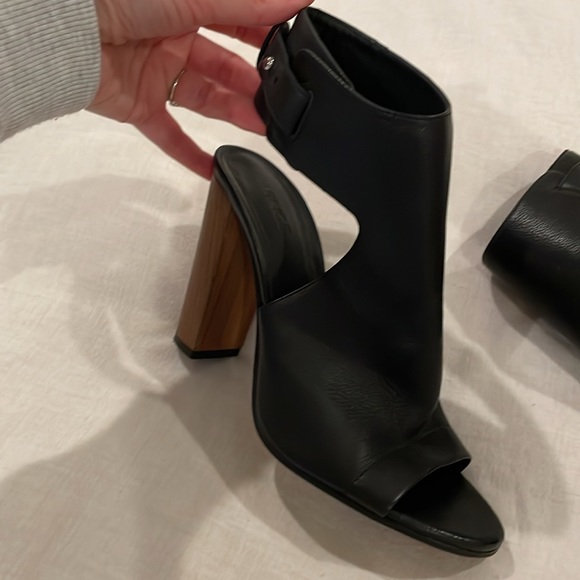 Vince "Addie" booties sandals sz 7.5 black leather - Picture 5 of 9